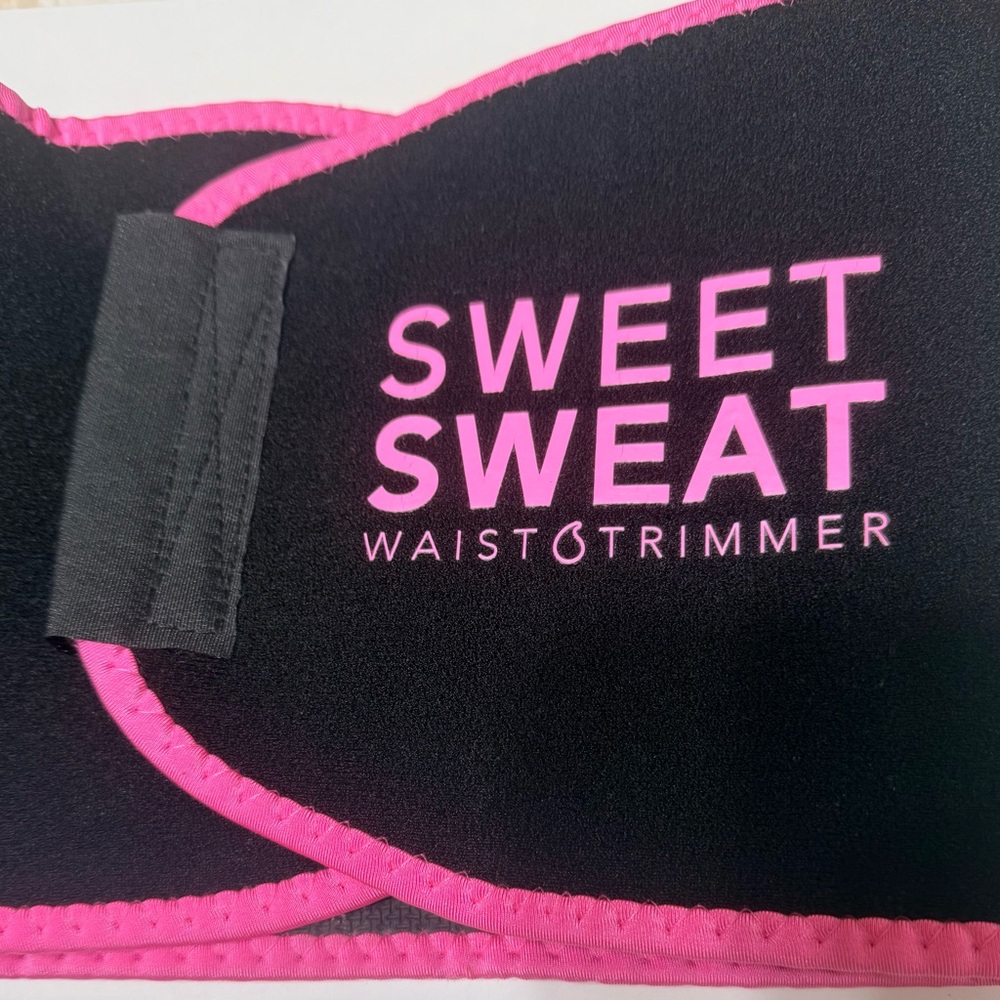 Sweet Sweat Waist Trimmer - Black and Pink - Picture 2 of 5